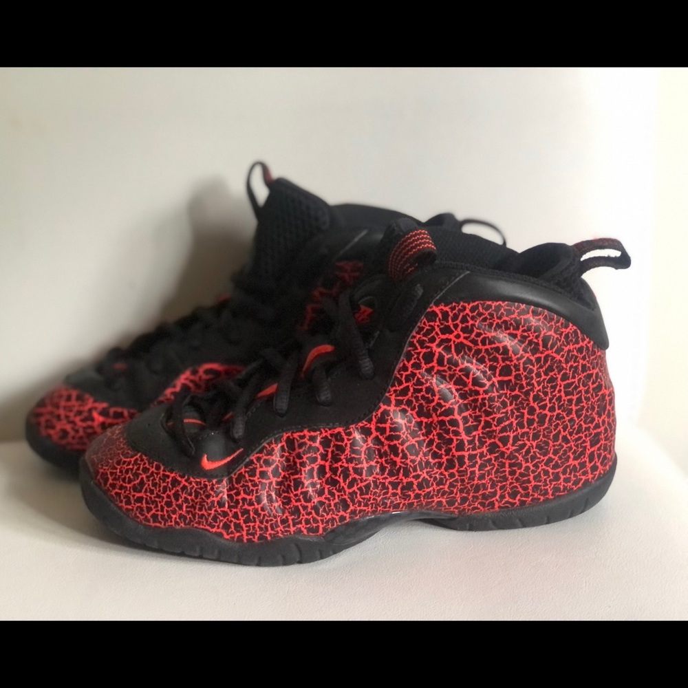 Big Kids’ Nike Air Foamposite 1 “Cracked Lava”